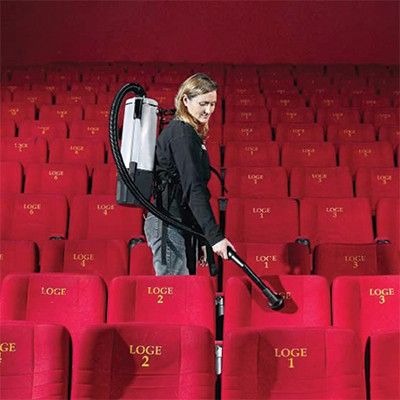 اهمیت نظافت سالن سینما به روش صنعتی مکنده صنعتی سالن سینما